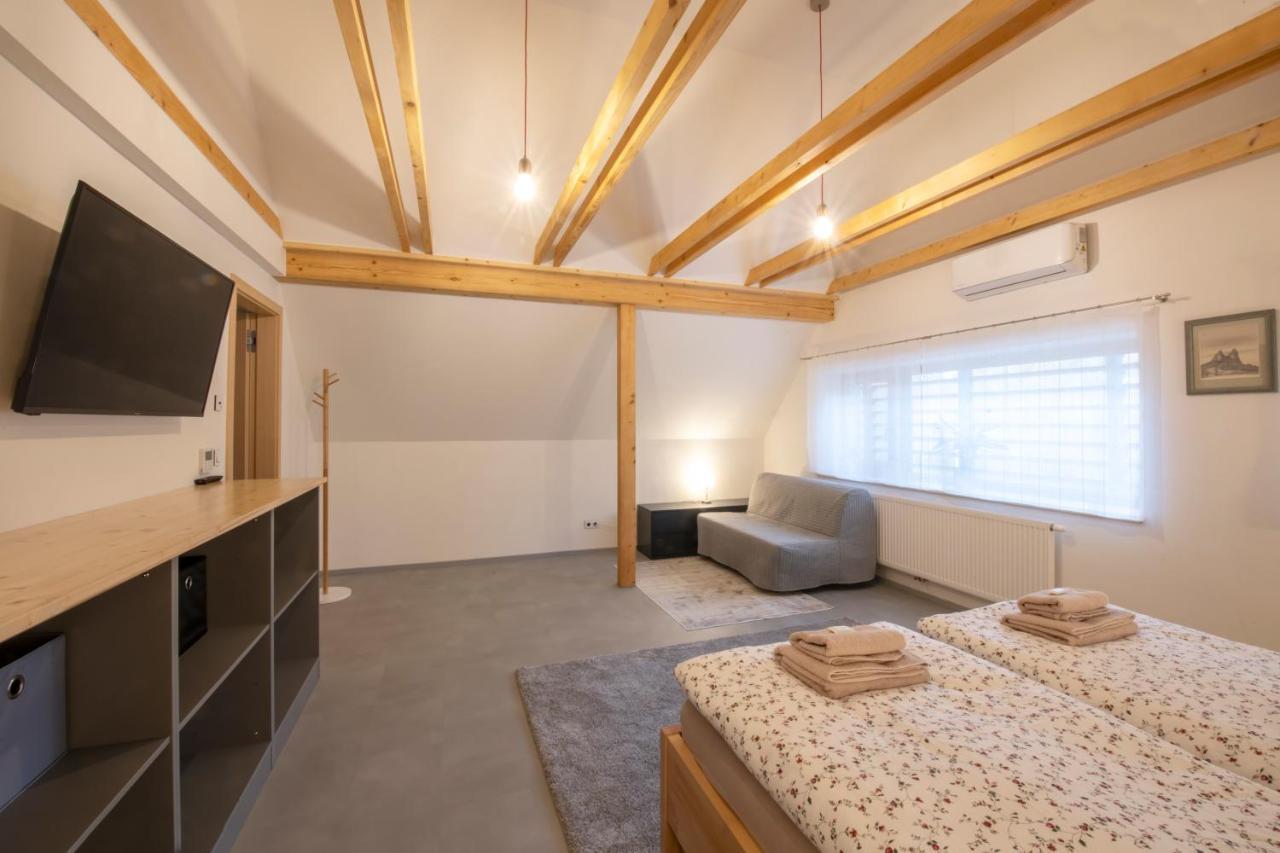 Apartmany U Jizery Турнов Экстерьер фото