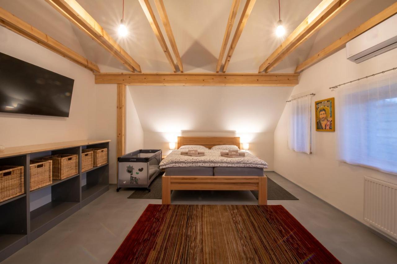 Apartmany U Jizery Турнов Экстерьер фото